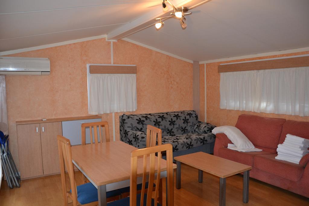 Camping Fuentes Blancas Burgo Kültér fotó